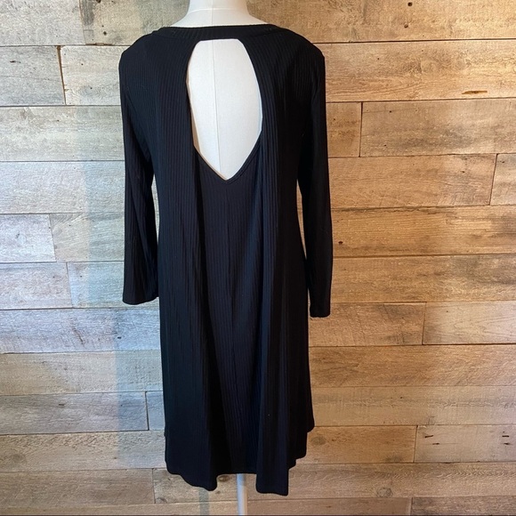 Lush women’s black oversized dress in size medium - Picture 3 of 9